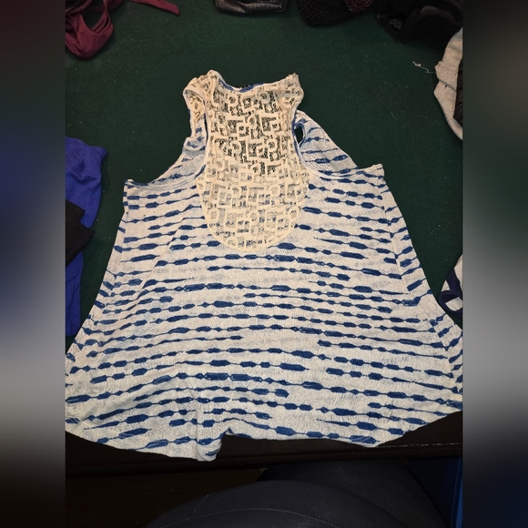 White and blue tank top - Picture 3 of 3